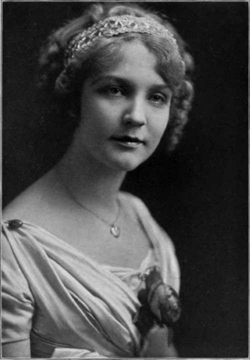 Photographing Superstitions StudioLightMagazine1914 33