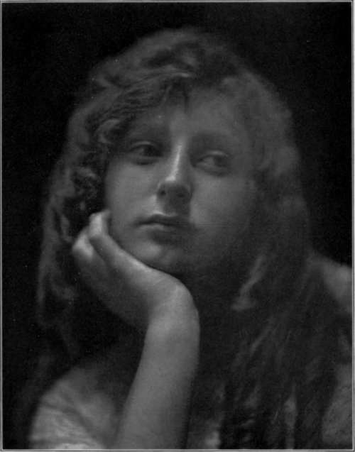 Halation StudioLightMagazine1915 177