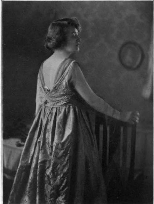 Halation StudioLightMagazine1915 180