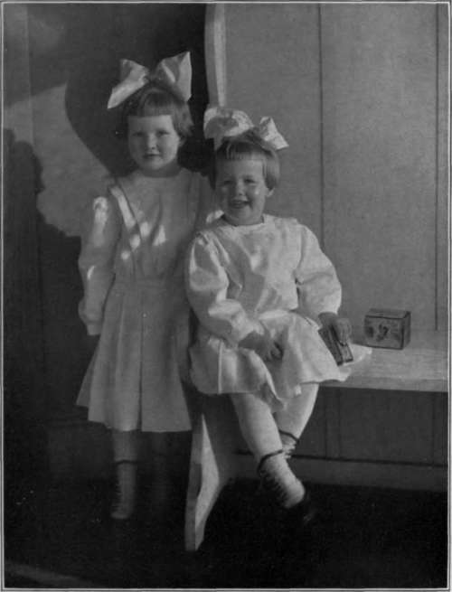 Interiors On Portrait Film StudioLightMagazine1915 135