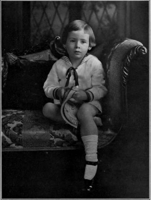 Service At Its Best StudioLightMagazine1916 218