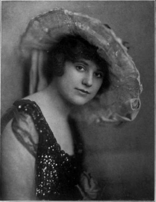 The New School StudioLightMagazine1916 35