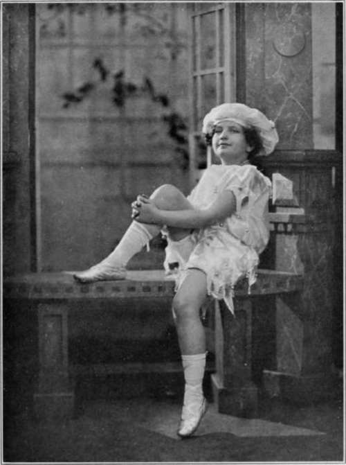 Vitava Athena StudioLightMagazine1923 217