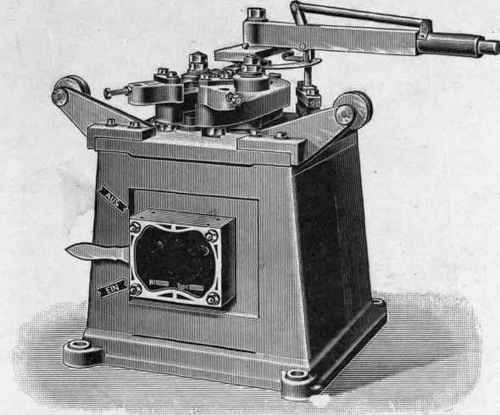 Fig. 35.   Hand Chain Welding Machine, for Chains up to 6 mm. diameter.