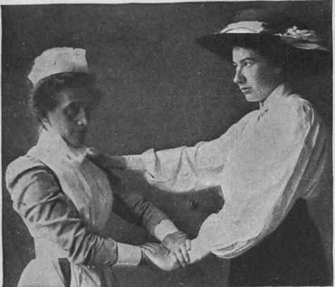 Fig. 4. Forming a three handed seat is firmer than a two handed one