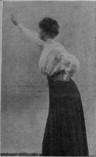 Fig 5. With the left hand on the hip and the other hanging, lunge forwards and outwards to the right, and stretch right hand above the head