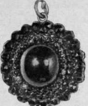 A pendant of garnets with a carbuncle as the centre stone. Garnets are now popular stones, and lend themselves to artistic treatment Photos, Bolak