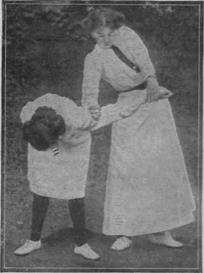 Fig. 3. A cross arm hold