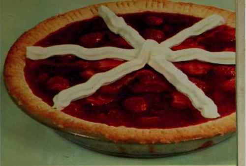 Strawberry Minute Pie (see page 176)