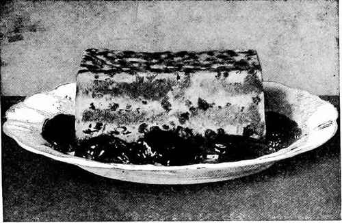 Hot Cabinet Pudding With Jelly