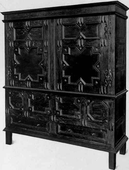 Oak Clothes Press 1675   1700