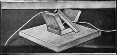 Block used for assembling caterpillar signals.