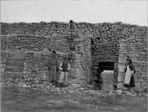Ancient Celtic Fortress, Interior